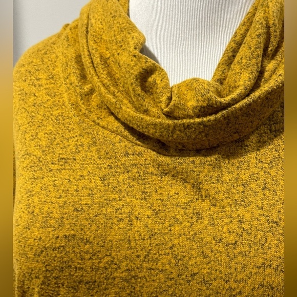 Green Envelope mustard and gray top cowl neck drop shoulder Size Medium - Picture 4 of 4